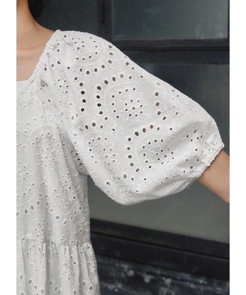 STYLE DELI（スタイルデリ）の「【LUXE】コットンレースパフスリワンピース（ワンピース・レディース・ホワイト/ネイビー・01/02）」の15枚目の写真