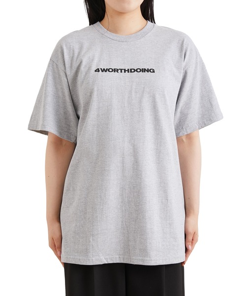 4WD(フォーワースドゥーイング)の「【4WD/4 WORTH DOING/フォー・ワース・ドゥーイング】 4X2 TEE 4X2ショートスリーブTシャツ(Tシャツ/カットソー・メンズ・ライトグレー/ホワイト・L/M/XL)」の3枚目の写真