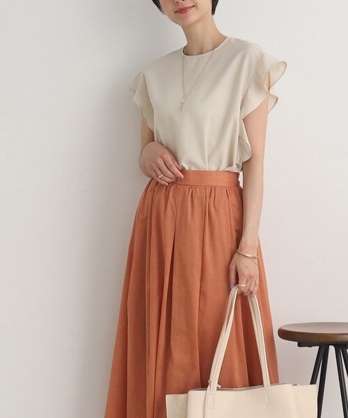 DRESKIP(ドレスキップ)の「◆【セットアップ可/イージーケア】オンにもオフにも!お袖フリルブラウス(シャツ/ブラウス・レディース・グリーン/ナチュラル/ブラック/カーキ・02/03/04)」の2枚目の写真