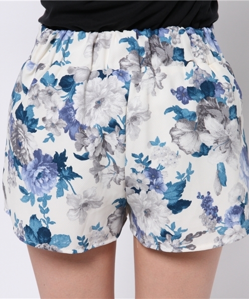 OUTLET（アウトレット）の「【DaTuRa】リゾートフラワーショートパンツ（その他パンツ・レディース・ホワイト・FREE）」の6枚目の写真