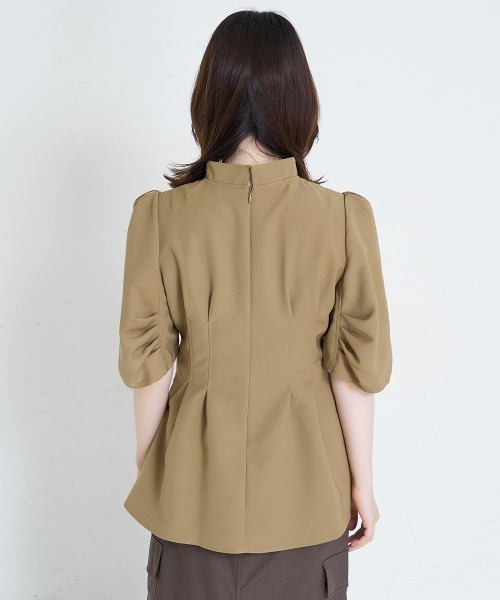 A de a.v.v(アードアー・ヴェ・ヴェ)の「ウエストマークドレープスリーブブラウス(シャツ/ブラウス・レディース・アイボリー/ブラック/ベージュ・SMALL/MEDIUM/フリ-)」の17枚目の写真