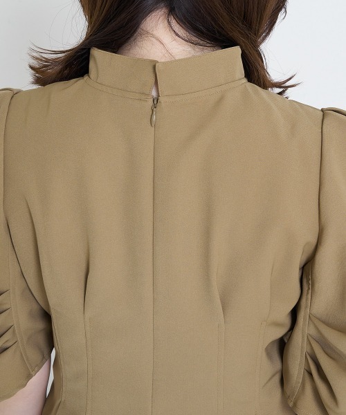 A de a.v.v(アードアー・ヴェ・ヴェ)の「ウエストマークドレープスリーブブラウス(シャツ/ブラウス・レディース・アイボリー/ブラック/ベージュ・SMALL/MEDIUM/フリ-)」の18枚目の写真