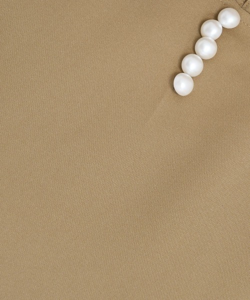 A de a.v.v(アードアー・ヴェ・ヴェ)の「ウエストマークドレープスリーブブラウス(シャツ/ブラウス・レディース・アイボリー/ブラック/ベージュ・SMALL/MEDIUM/フリ-)」の22枚目の写真