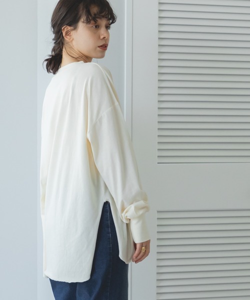 pairmanon（ペアマノン）の「【ママサイズ】 ビッグシルエット ラウンドヘム 長袖Tシャツ（Tシャツ/カットソー・レディース・パープル系その他/ブラウン系その他/ライトベージュ/ベージュ系その他/ブラック/ブラック系その他/ホワイト系その他/アイボリー・FREE）」の3枚目の写真