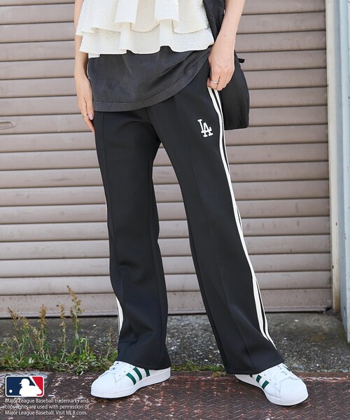 FREAK'S STORE(フリークスストア)の「MLB × FREAK'S STORE/エムエルビー MLBトラックパンツ(スウェットパンツ・レディース・グリーン/ブラック/ネイビー/オフホワイト・フリ-)」の11枚目の写真