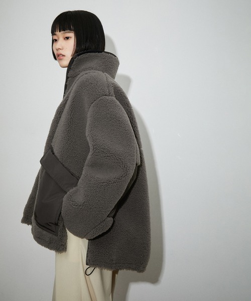 ADAM ET ROPE'(アダムエロペ)の「〈リバーシブル〉ボアZIPブルゾン(ブルゾン・レディース・チャコールグレー/キナリ・FREE)」の9枚目の写真