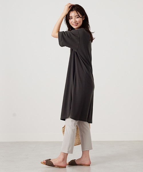 BELLUNA（ベルーナ）の「かのこ素材裾ラウンドチュニックワンピース（チュニック・レディース・杢グレー/カーキ/チャコール/パープル/ターコイズブルー・X-LARGE/MEDIUM/LARGE）」の7枚目の写真