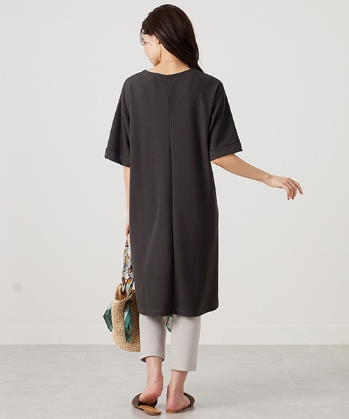 BELLUNA（ベルーナ）の「かのこ素材裾ラウンドチュニックワンピース（チュニック・レディース・杢グレー/カーキ/チャコール/パープル/ターコイズブルー・X-LARGE/MEDIUM/LARGE）」の8枚目の写真