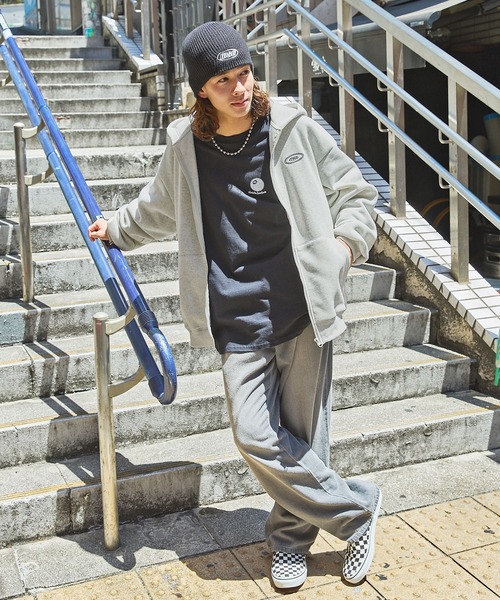 セール】オーバーサイズワンポイント刺繍バルーンスリーブジップ