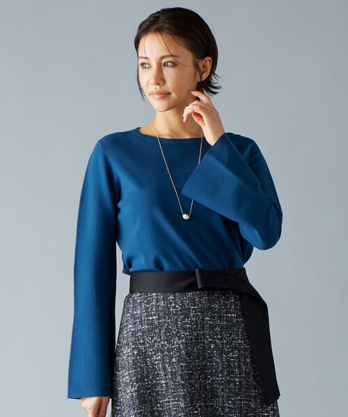 自由区(ジユウク)の「【セットアップ対応・洗える】レーヨンストレッチフレアスリーブ ニット(ニット/セーター・レディース・ライトグレー系/ブラック系/ダークグリーン系/グリーン系・38)」の3枚目の写真