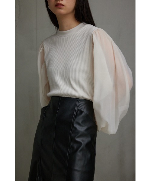 AZUL by moussy（アズールバイマウジー）の「袖シアー長袖リブトップス（Tシャツ/カットソー・レディース・アイボリー/ボルドー/ブラック/ダークグリーン・SMALL/MEDIUM）」の6枚目の写真