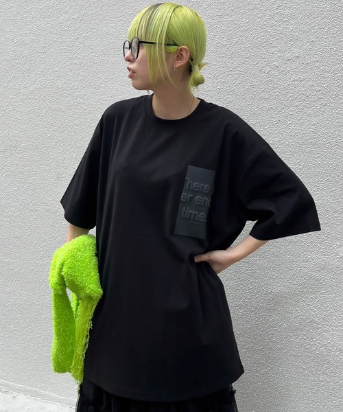 Narcissus(ナルシス)の「【Narcissus】エンボスオーバーTシャツ(Tシャツ/カットソー・レディース・ブラック/ライトグレー・FREE)」の3枚目の写真