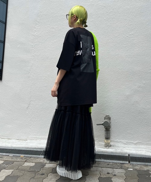 Narcissus(ナルシス)の「【Narcissus】エンボスオーバーTシャツ(Tシャツ/カットソー・レディース・ブラック/ライトグレー・FREE)」の4枚目の写真