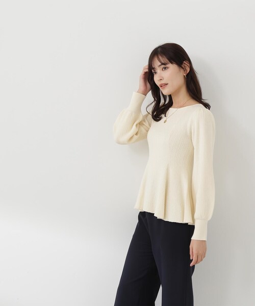 NATURAL BEAUTY BASIC（ナチュラルビューティーベーシック）の「◇ペプラムケーブルニット（ニット/セーター・レディース・オフホワイト/ブラック/ピンク/ラベンダー・FREE）」の19枚目の写真