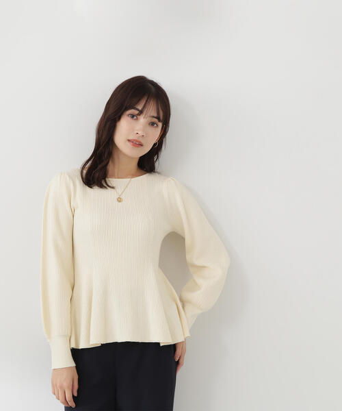 NATURAL BEAUTY BASIC（ナチュラルビューティーベーシック）の「◇ペプラムケーブルニット（ニット/セーター・レディース・オフホワイト/ブラック/ピンク/ラベンダー・FREE）」の21枚目の写真