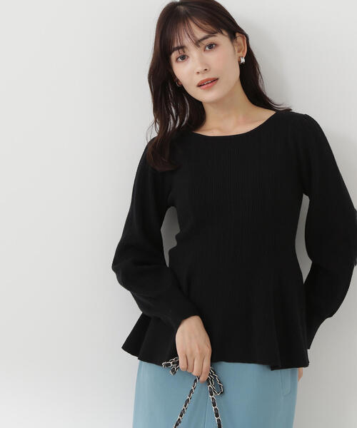 NATURAL BEAUTY BASIC（ナチュラルビューティーベーシック）の「◇ペプラムケーブルニット（ニット/セーター・レディース・オフホワイト/ブラック/ピンク/ラベンダー・FREE）」の2枚目の写真