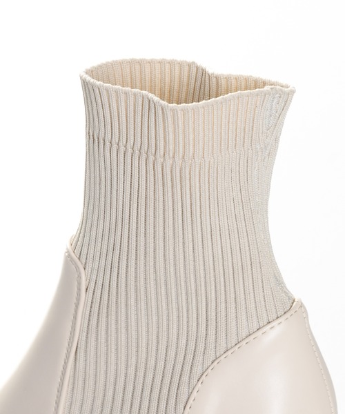 attagirl(アタガール)の「厚底リブニットソックスブーツ(ブーツ・レディース・アイボリー/ブラック・S/M/L/LL)」の5枚目の写真