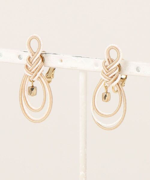 カヤ（カヤ）の「【カヤ】みょうが結びイヤリング（イヤリング・レディース・スミクロ/ブラウン/ホワイト・FREE）」の2枚目の写真