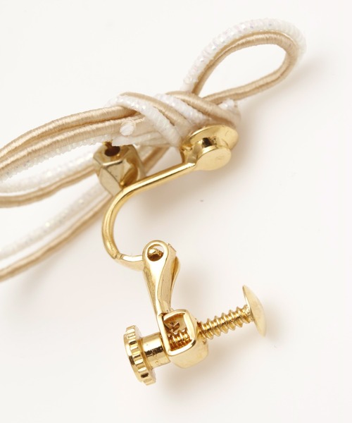 カヤ（カヤ）の「【カヤ】みょうが結びイヤリング（イヤリング・レディース・スミクロ/ブラウン/ホワイト・FREE）」の4枚目の写真