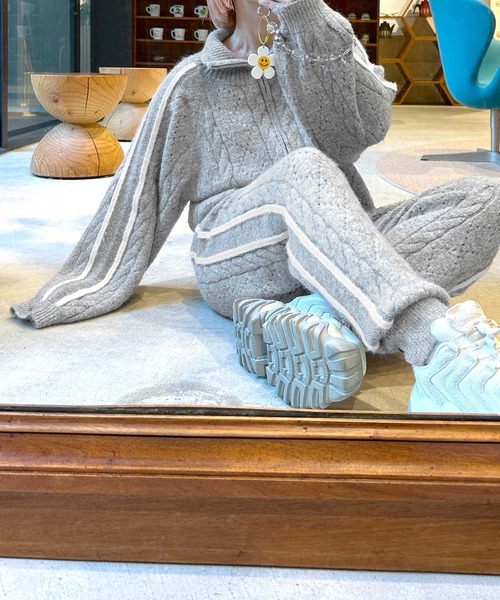 Alley by w closet（アリーバイダブルクローゼット）の「【Alley】ライン入り透かしケーブルZIPカーディガン（カーディガン/ボレロ・レディース・キナリ/サックスブルー/グレー・FREE）」の11枚目の写真