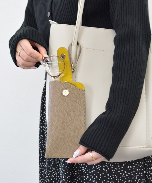 ALTROSE（アルトローズ）の「めがねケース メガネケース 眼鏡 サングラス ポーチ ストラップ付（メガネ・レディース・ブラウン/ブラック/グレー/ブルー・FREE）」の8枚目の写真