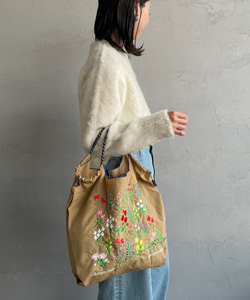 Ball&Chain（ボールアンドチェーン）の「[BALL&CHAIN/ボールアンドチェーン] S.FLOWER 刺繍デザインナイロントートバッグ（トートバッグ・レディース・ベージュ・M）」の16枚目の写真