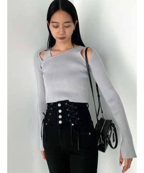 EMODA(エモダ)の「レイヤードストラップスキンニット(ニット/セーター・レディース・ホワイト/ブラック/グレー/ライム・FREE)」の21枚目の写真