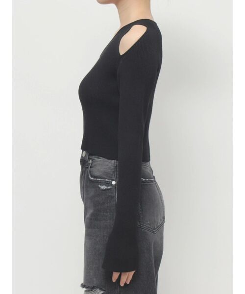 EMODA(エモダ)の「レイヤードストラップスキンニット(ニット/セーター・レディース・ホワイト/ブラック/グレー/ライム・FREE)」の14枚目の写真