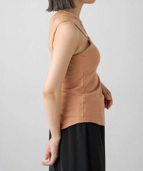 earthy（アーシー）の「【earthy_】カップ付3ストラップキャミソール（キャミソール・レディース・オフホワイト/ブラック/キャメル・MEDIUM/SMALL）」の16枚目の写真
