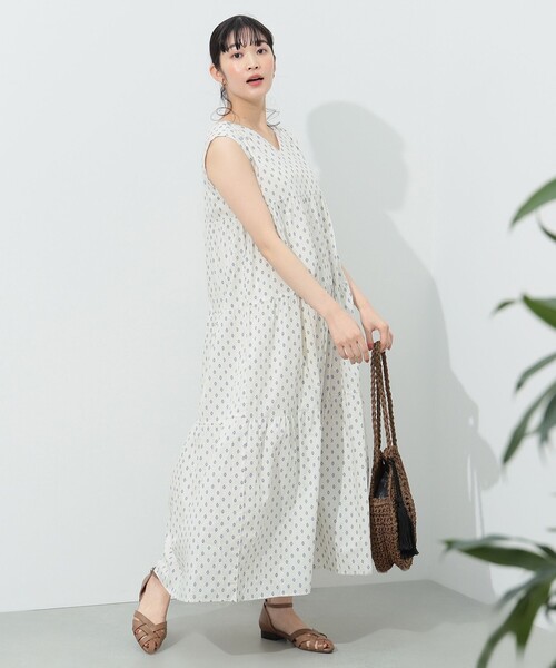 BEAMS HEART(ビームスハート)の「BEAMS HEART / ギャザー ティアード ワンピース(ワンピース・レディース・パープル/ネイビー/ホワイト系その他5・FREE)」の4枚目の写真