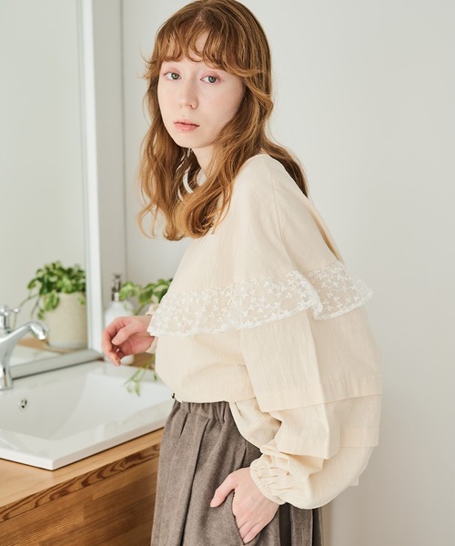 Crisp(クリスプ)の「サークルフリルレースブラウス(シャツ/ブラウス・レディース・ブルー/アイボリー・FREE)」の12枚目の写真