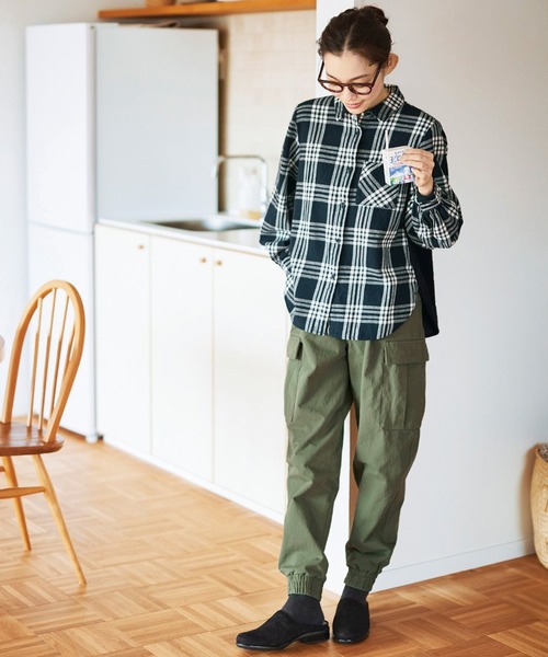 and myera（アンド マイラ）の「ａｎｄ　ｍｙｅｒａ　ぬくもりのチェックシャツ（シャツ/ブラウス・レディース・ホワイト×ネイビー・MEDIUM/LARGE/X-LARGE/SMALL）」の10枚目の写真