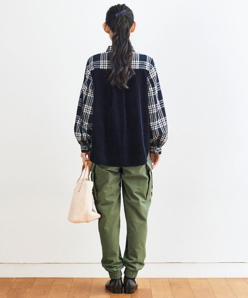 and myera（アンド マイラ）の「ａｎｄ　ｍｙｅｒａ　ぬくもりのチェックシャツ（シャツ/ブラウス・レディース・ホワイト×ネイビー・MEDIUM/LARGE/X-LARGE/SMALL）」の3枚目の写真