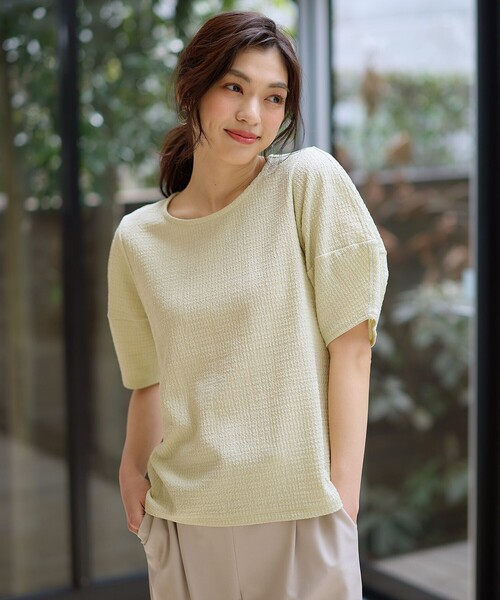ANY(エニィ)の「シャーリングランタンスリーブトップス(Tシャツ/カットソー・レディース・アイボリー系/パイングリーン系/ブラック系・4)」の16枚目の写真