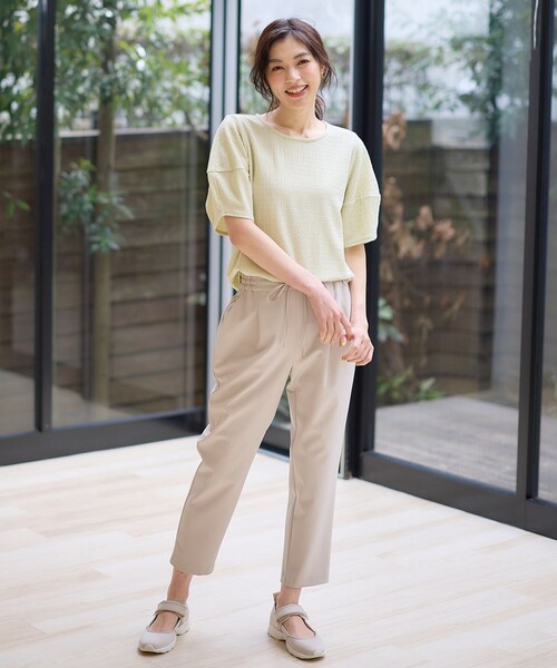 ANY(エニィ)の「シャーリングランタンスリーブトップス(Tシャツ/カットソー・レディース・アイボリー系/パイングリーン系/ブラック系・4)」の18枚目の写真