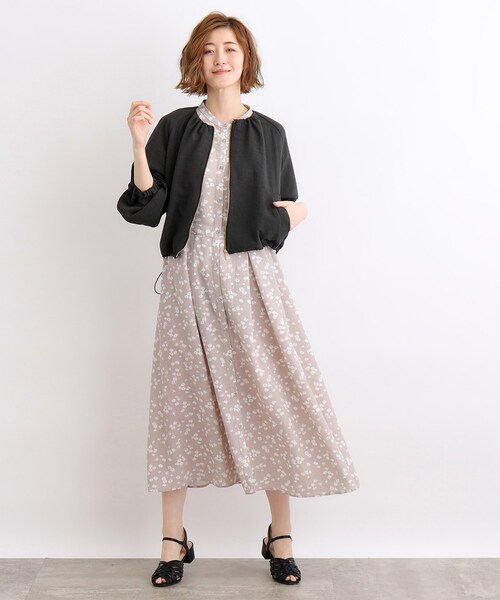 grove(グローブ)の「◆丸みのあるフォルムが女性らしい大人のノーカラーギャザーブルゾン(ブルゾン・レディース・カーキ/ナチュラル/チャコールグレー・02/03/01/04/05)」の5枚目の写真