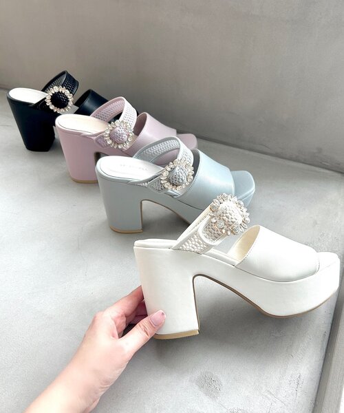 ESPERANZA(エスペランサ)の「飾りバックル一体底ミュール 24SS(サンダル・レディース・ブルー/パープル系/ブラック/ホワイト・L/M/S/LL)」の19枚目の写真