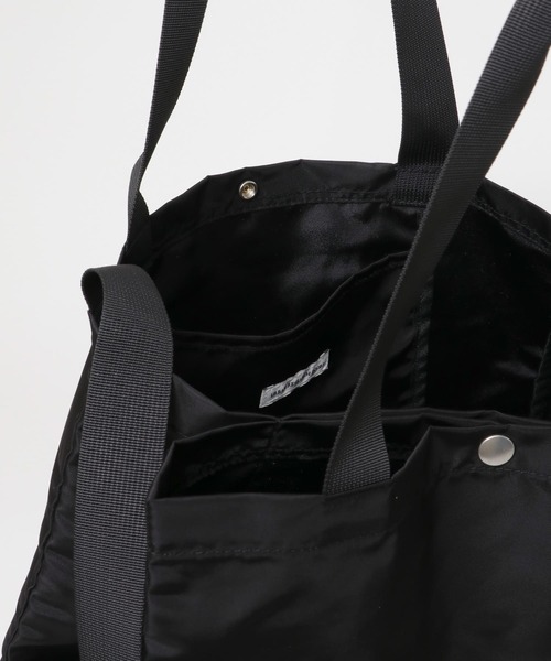 URBAN RESEARCH DOORS(アーバンリサーチドアーズ)の「2WAYポケットナイロントートバッグ(トートバッグ・メンズ・ブラック/グレー・-)」の13枚目の写真