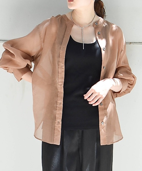 qualite(カリテ)の「ソフトオーガンジーバンドシャツ(シャツ/ブラウス・レディース・カーキ/ブラック/ホワイト/ライトグレー/スモークピンク・フリー)」の5枚目の写真