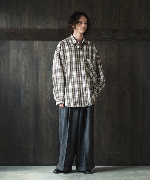 CASPER JOHN（キャスパージョン）の「Herringbone volume slacks
