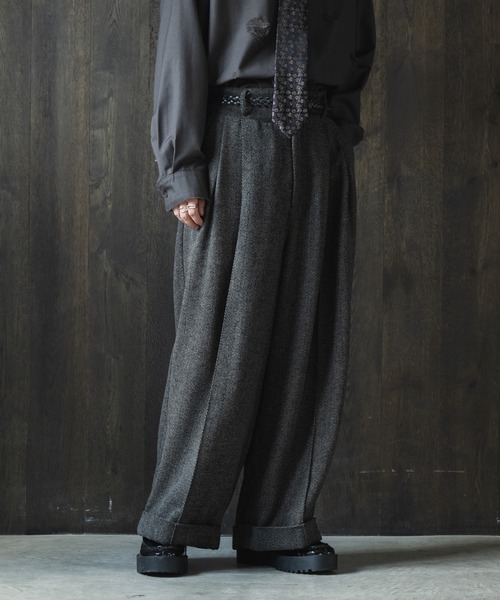 CASPER JOHN(キャスパージョン)の「Herringbone volume slacks/ヘリンボーンボリュームスラックス(スラックス・メンズ・ブラック/ブラウン・X-SMALL/SMALL/MEDIUM/LARGE)」の16枚目の写真