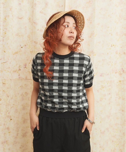 AMBIDEX(アンビデックス)の「ギンガムジャカード クルーネックプルオーバー(Tシャツ/カットソー・レディース・レッド/ブラック・FREE)」の4枚目の写真