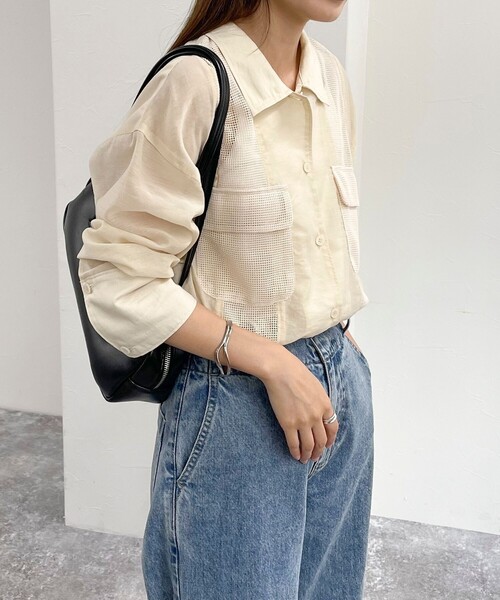 fredy emue（フレディエミュ）の「メッシュ切替シャツ（シャツ/ブラウス・レディース・ブラック/オフホワイト/ベージュ・38）」の20枚目の写真