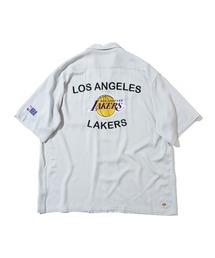 OFF THE COURT by NBA（オフザコートバイエヌビーエー）の「OFF THE COURT LOGO EMRIOIDERY SHIRTS（オフ ザ コート ロゴ エンブロイダリー シャツ）（シャツ/ブラウス）」