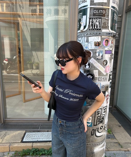 RiLi(リリ)の「ビジューメッセージTシャツ【RL】(Tシャツ/カットソー・レディース・ネイビー/ホワイト・FREE)」の2枚目の写真
