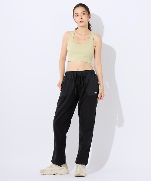 FILA(フィラ)の「ニットフリース ベーカリーパンツ(デニムパンツ・レディース・ブラック/ネイビー/ライトグレー・MEDIUM/LARGE/X-LARGE)」の6枚目の写真