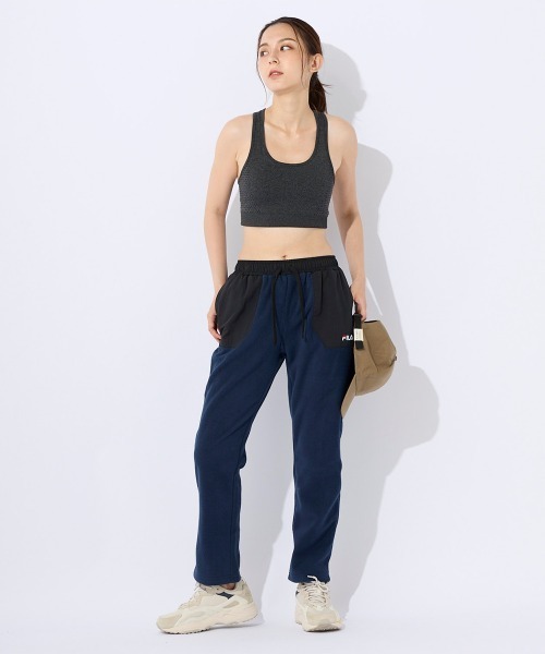 FILA(フィラ)の「ニットフリース ベーカリーパンツ(デニムパンツ・レディース・ブラック/ネイビー/ライトグレー・MEDIUM/LARGE/X-LARGE)」の15枚目の写真