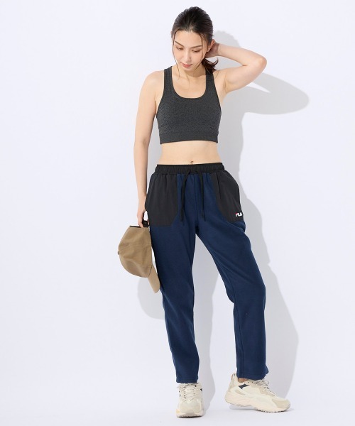 FILA(フィラ)の「ニットフリース ベーカリーパンツ(デニムパンツ・レディース・ブラック/ネイビー/ライトグレー・MEDIUM/LARGE/X-LARGE)」の13枚目の写真