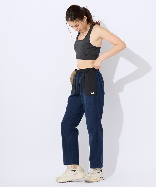 FILA(フィラ)の「ニットフリース ベーカリーパンツ(デニムパンツ・レディース・ブラック/ネイビー/ライトグレー・MEDIUM/LARGE/X-LARGE)」の14枚目の写真