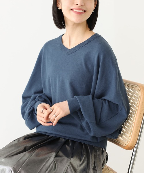 n'OrLABEL（ノアールレーベル）の「【機能素材】『ハイゲージVネックドルマンニット』（ニット/セーター・レディース・ブラウン/ブルー/ブラック/杢グレー・2/1）」の20枚目の写真